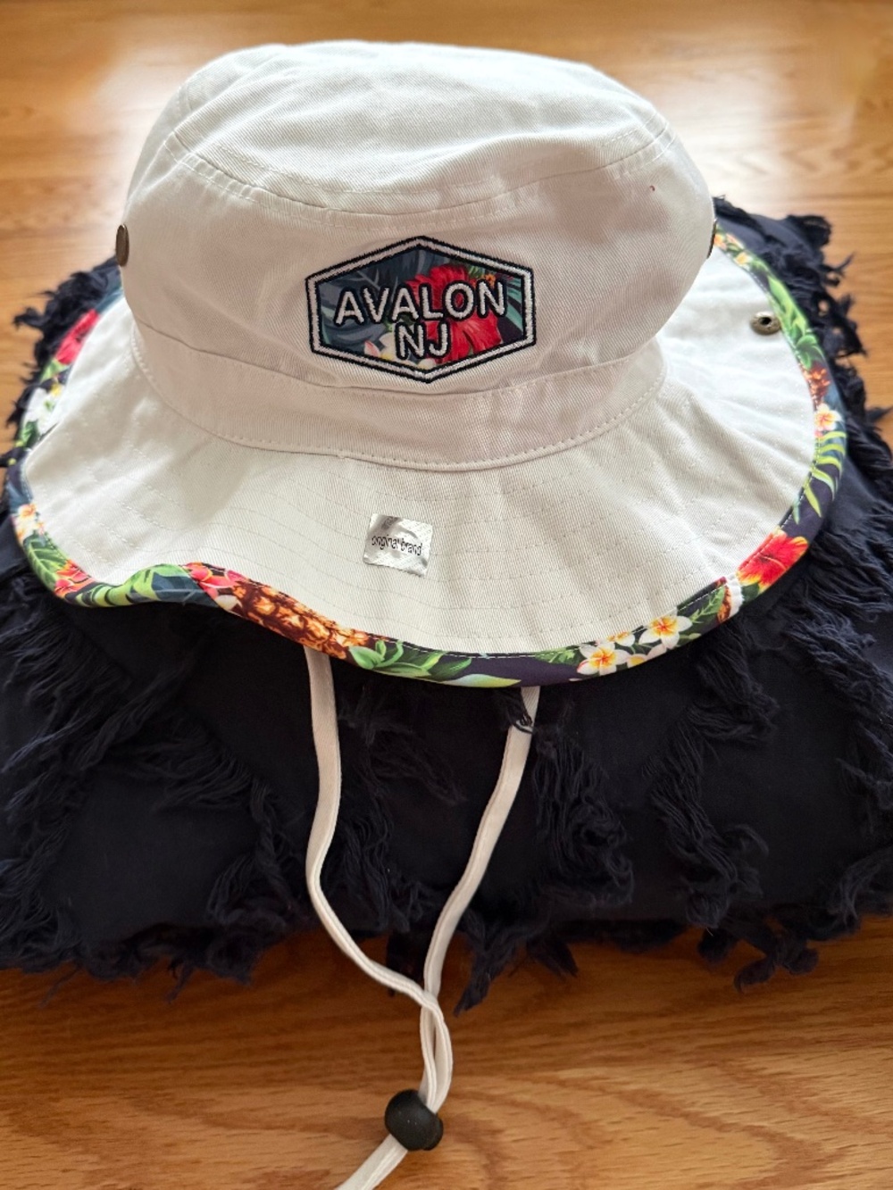 Lucky 7 USA NWT Avalon, NJ UPF 50+ Bucket Hat